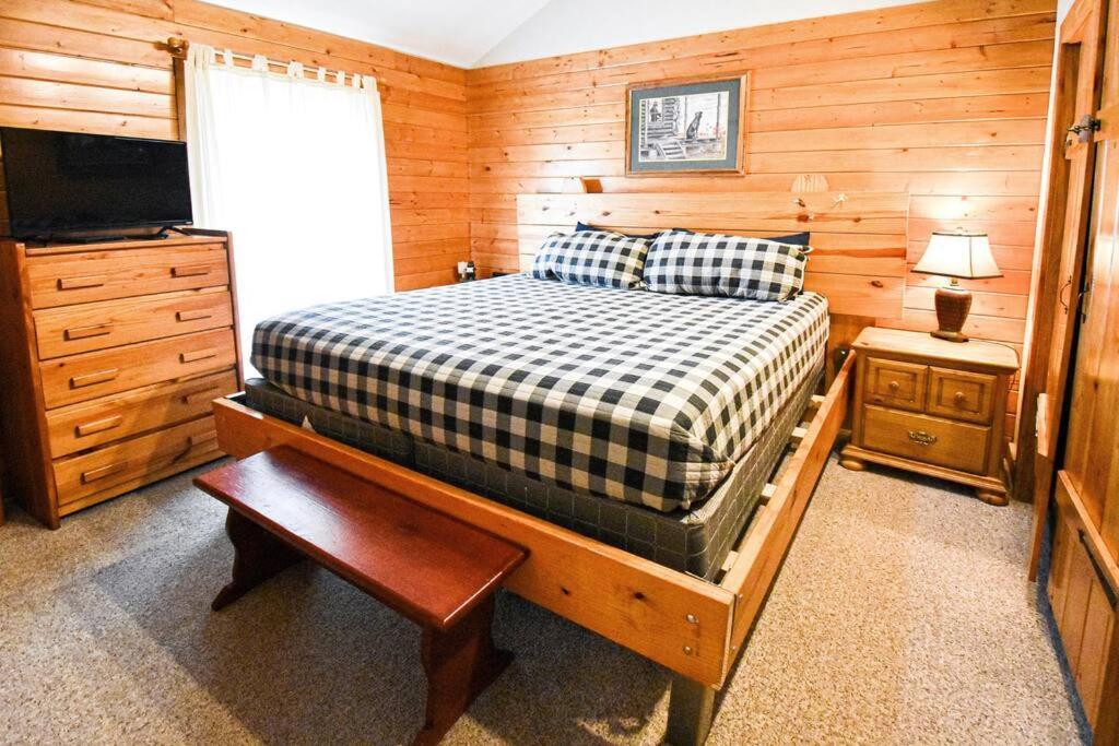 Four Private Suites - Hot Tub - Arcade - Fast Wi-Fi - One Minute To Parkway Fun Pigeon Forge Exteriér fotografie
