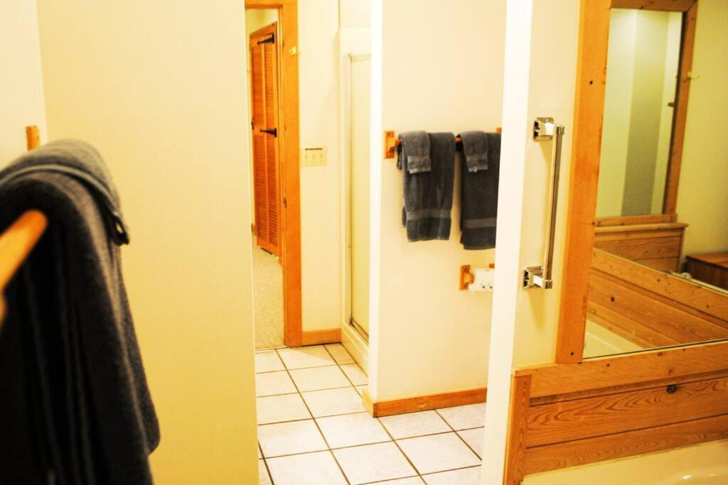 Four Private Suites - Hot Tub - Arcade - Fast Wi-Fi - One Minute To Parkway Fun Pigeon Forge Exteriér fotografie