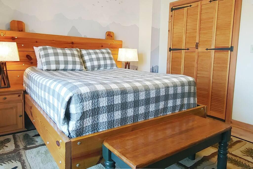 Four Private Suites - Hot Tub - Arcade - Fast Wi-Fi - One Minute To Parkway Fun Pigeon Forge Exteriér fotografie