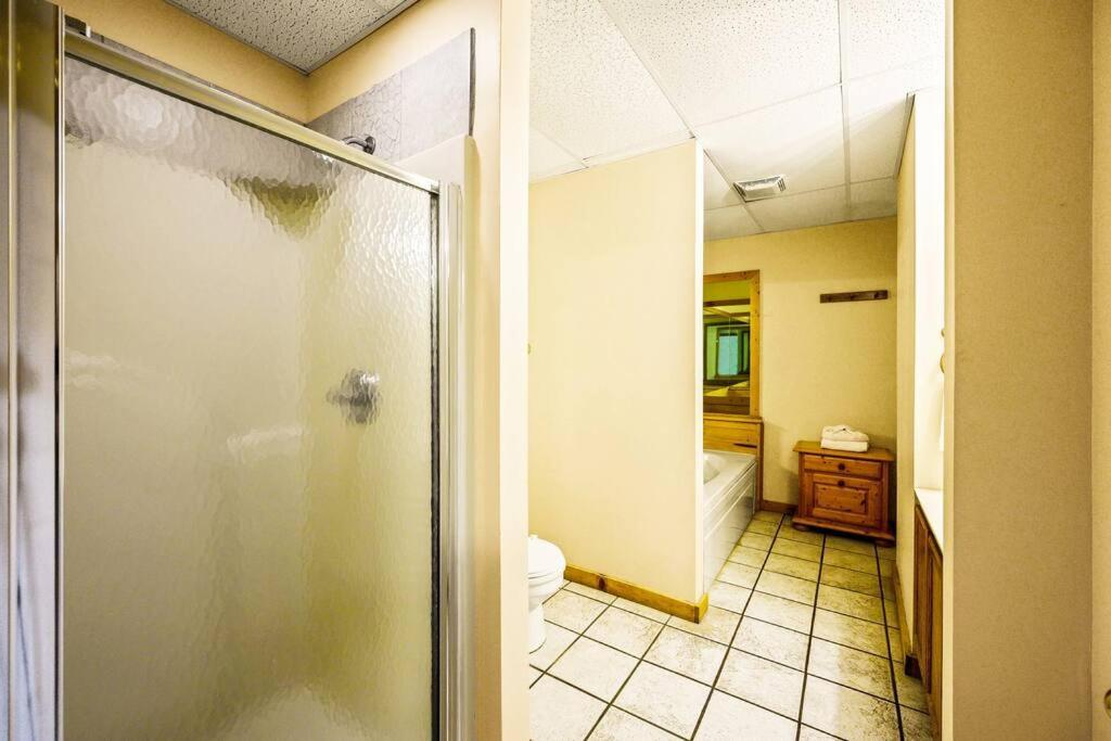 Four Private Suites - Hot Tub - Arcade - Fast Wi-Fi - One Minute To Parkway Fun Pigeon Forge Exteriér fotografie